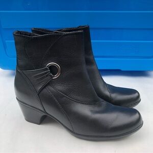 Black women's half-heeled leather boots, 6.5M